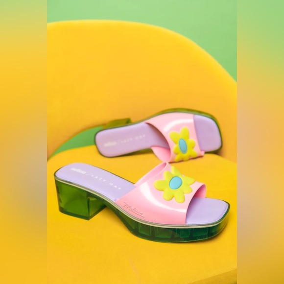 Melissa Lazy Oaf Shape Pink Contrast Daisy sandals Barbie style - Picture 5 of 5